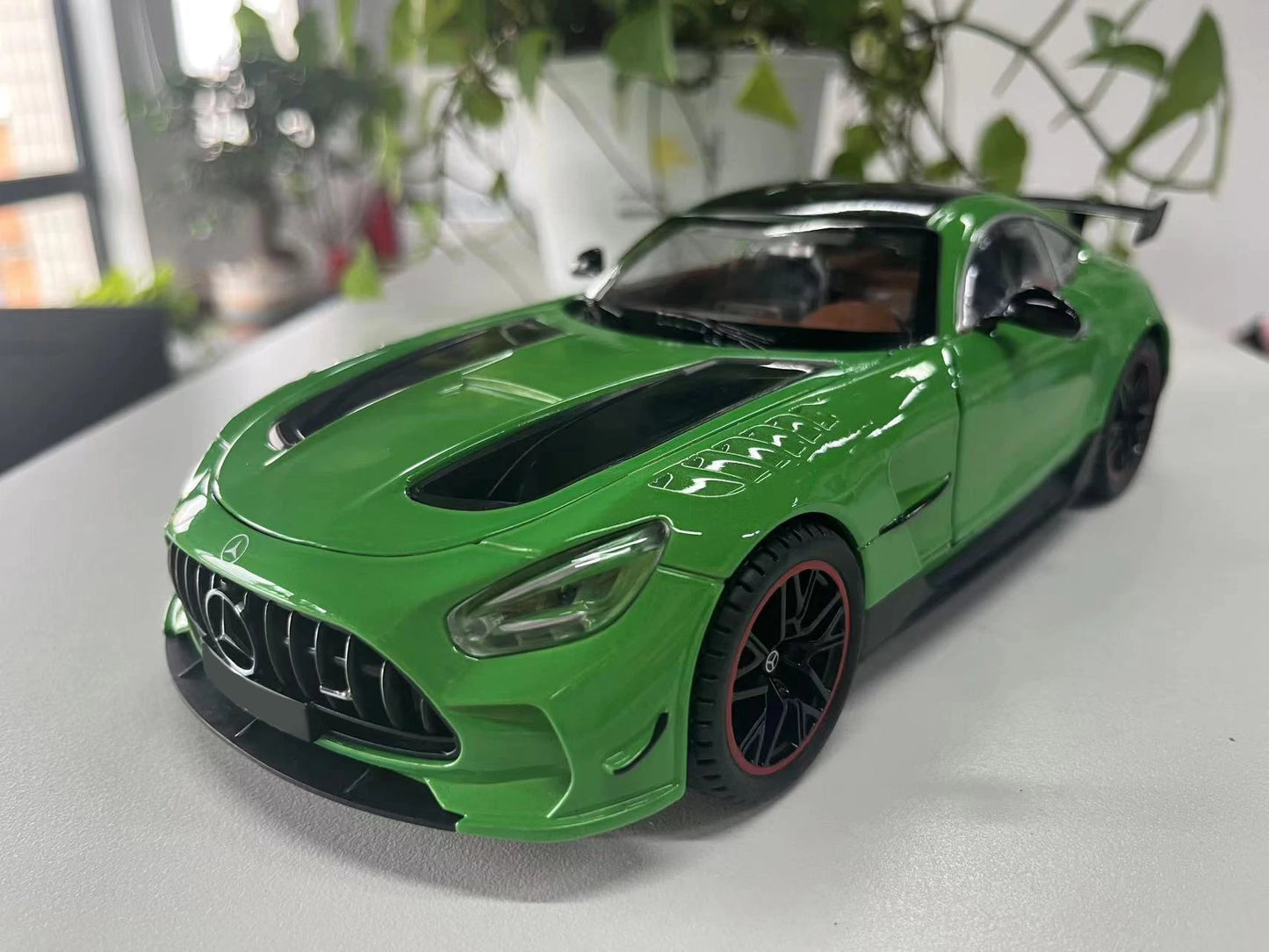 Large 1:18 Mercedes Benz GTR Miniature Collection Simulation Alloy Car Diecast Vehicle Sound & Light Toys Car For Children Gifts